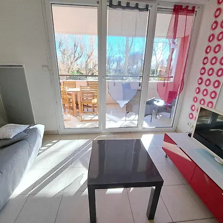 Cosy 2 Pièces Avec Accès Direct Plage, Piscine Et Parking Privé à - Fr-1-326-512